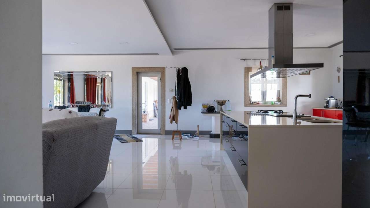 Moradia Térrea de 596m2 em Terreno de 10.000m2 | Paços de...-13