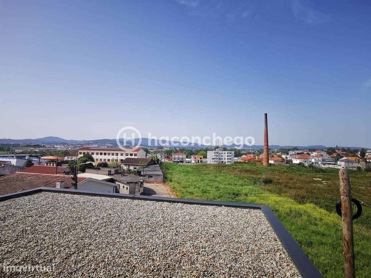 Apartamento T2 em São Verissimo com lugar de estacionamento privado-17