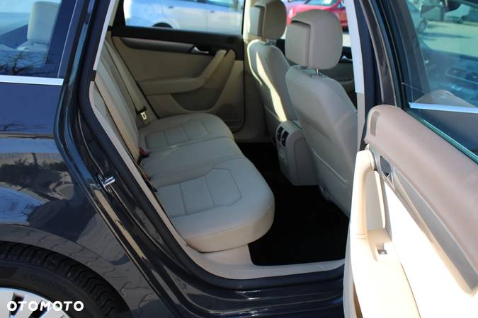 Volkswagen Passat Variant 1.8 TSI Comfortline - 27