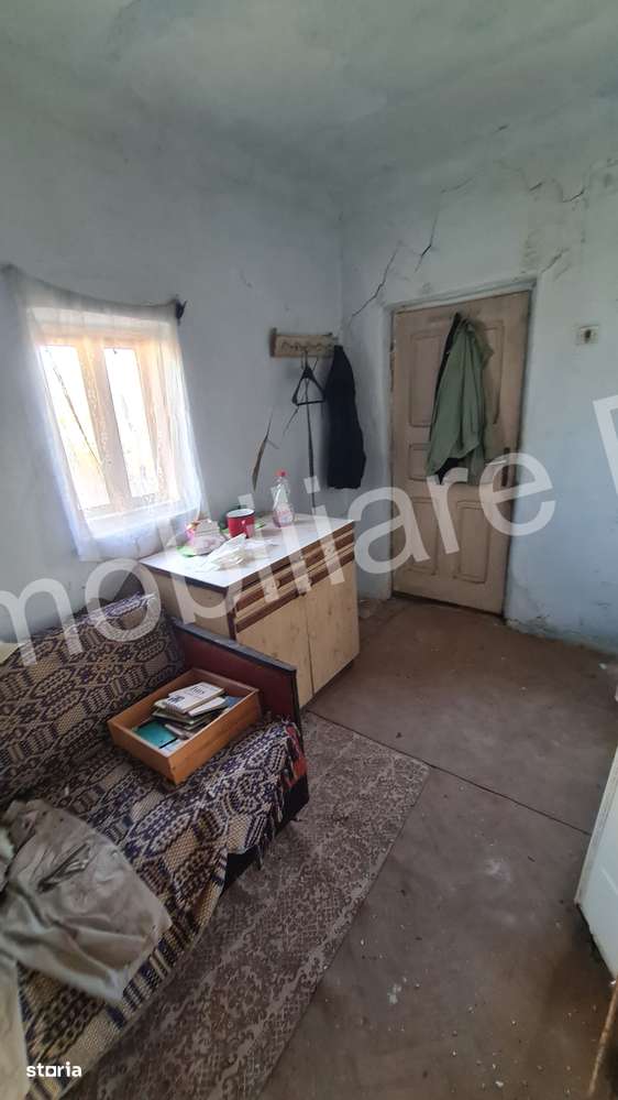 Casă de vânzare în comuna Merișani, sat Vâlcelele, județ Argeș.-6