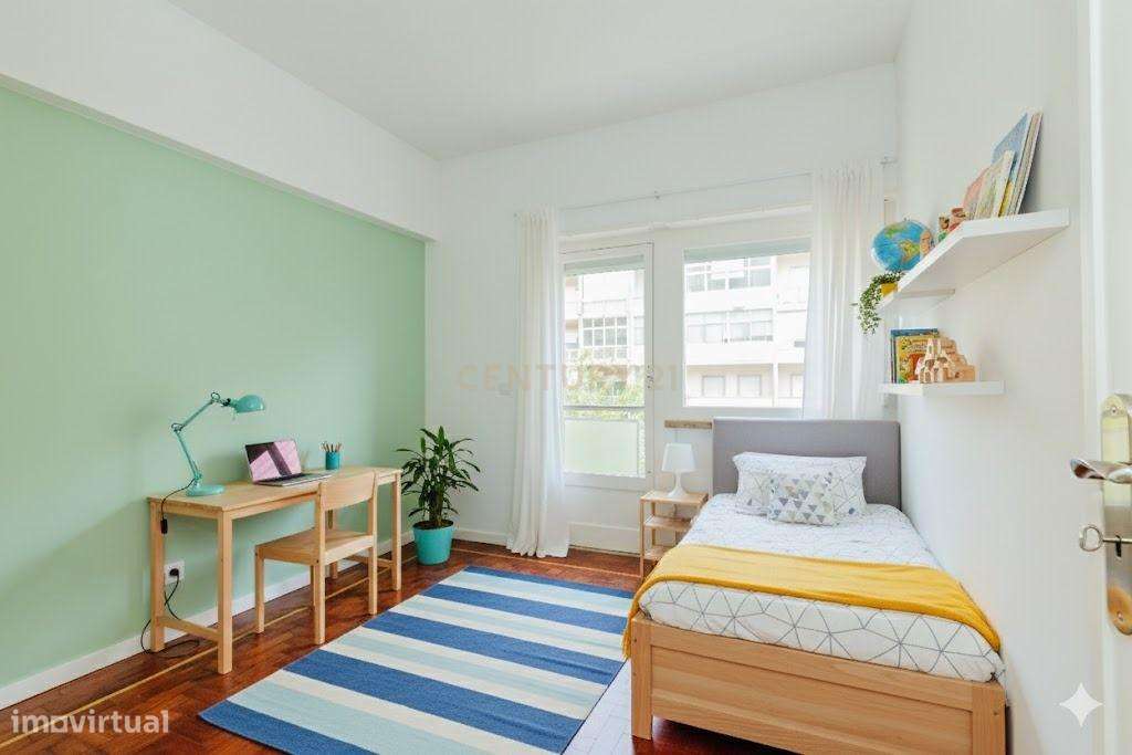 Apartamento renovado de 3 quartos em Lisboa, com excelente localização - Grande imagem: 4/37