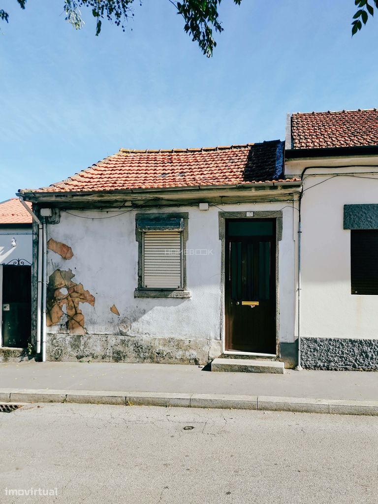 TERRENO COM 252 M2 PARA CONSTRUÇíO EM SíO MAMEDE DE INFESTA