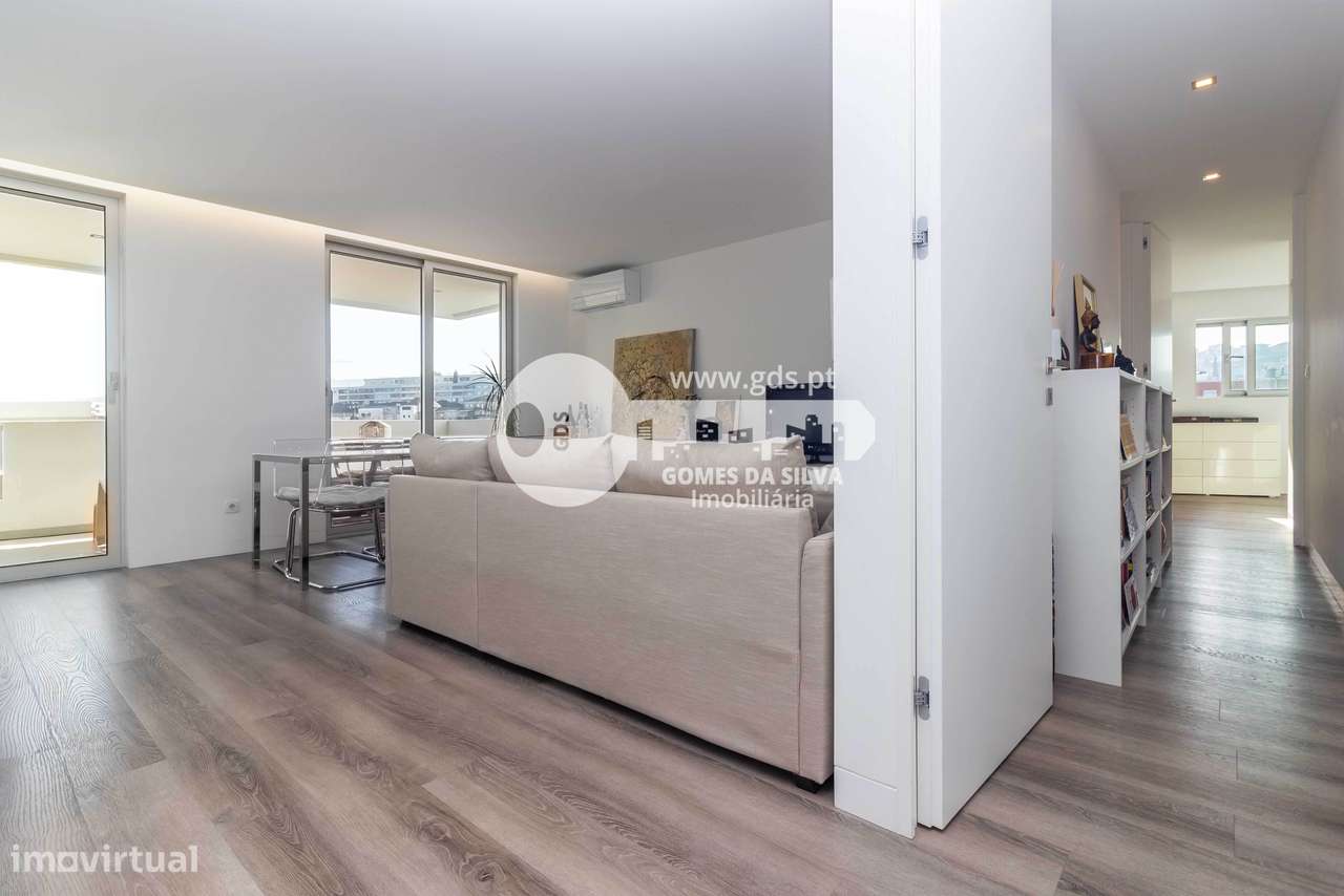 Apartamento T2 Moderno e Totalmente Mobilado e Equipado - Grande imagem: 4/54