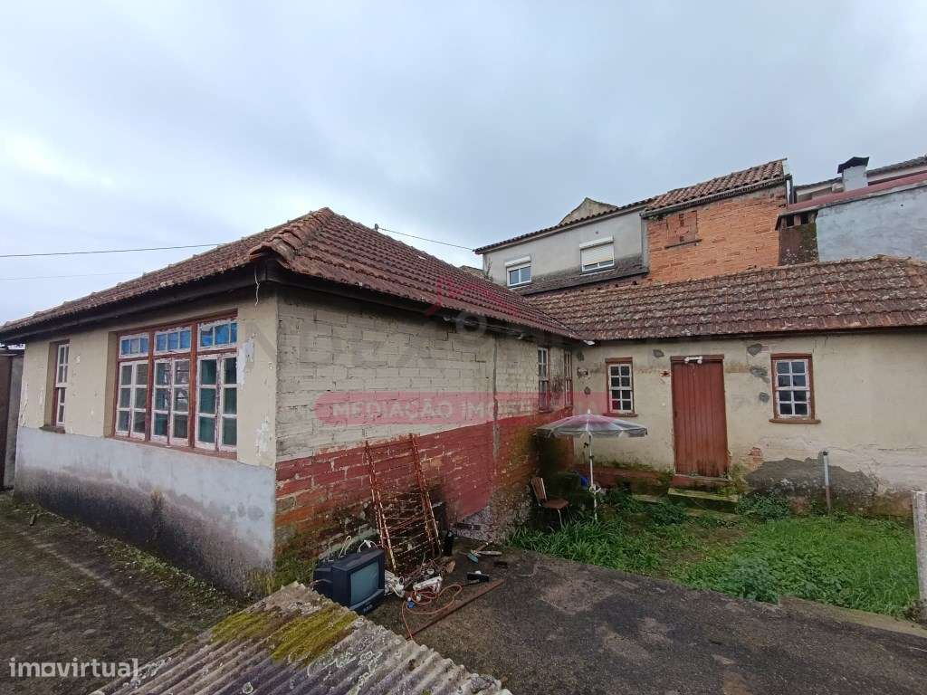 Moradia T2 C/Quintal - Castelões - Tondela - Grande imagem: 2/11