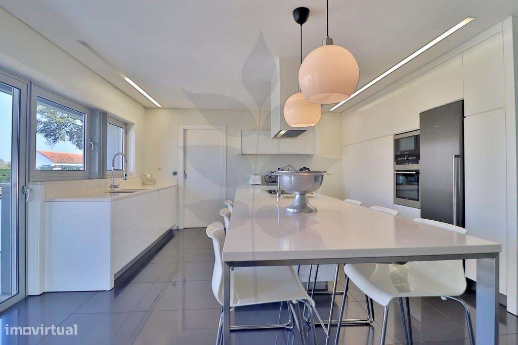 Venda Moradia Geminada Palmeira T4-5