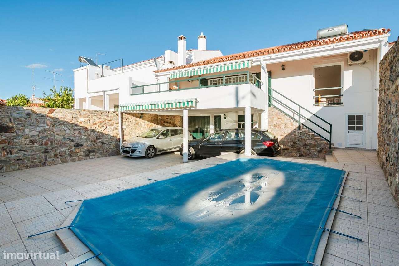 Moradia T3 em Mourão com piscina e vista para o Castelo - Grande imagem: 4/27