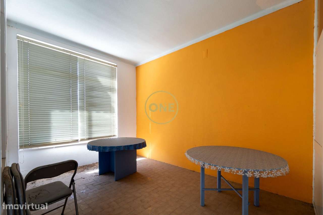 Prédio em propriedade total com 5 divisões independentes - Povoa da Ga-40