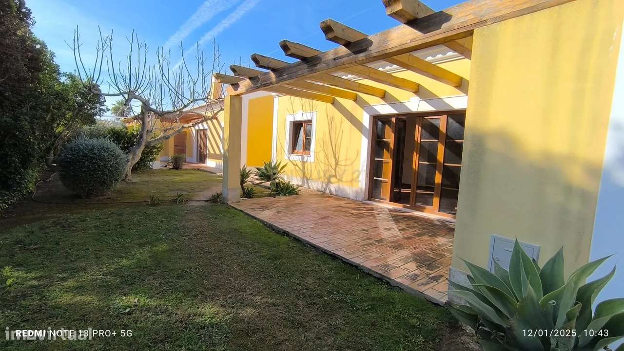 Moradia T2, em banda com terraço e jardim - Grande imagem: 4/28