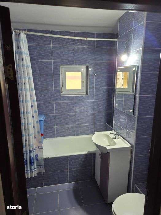 Apartament 3 camere,decomandat in Cetate, zona Mercur, et.3-5