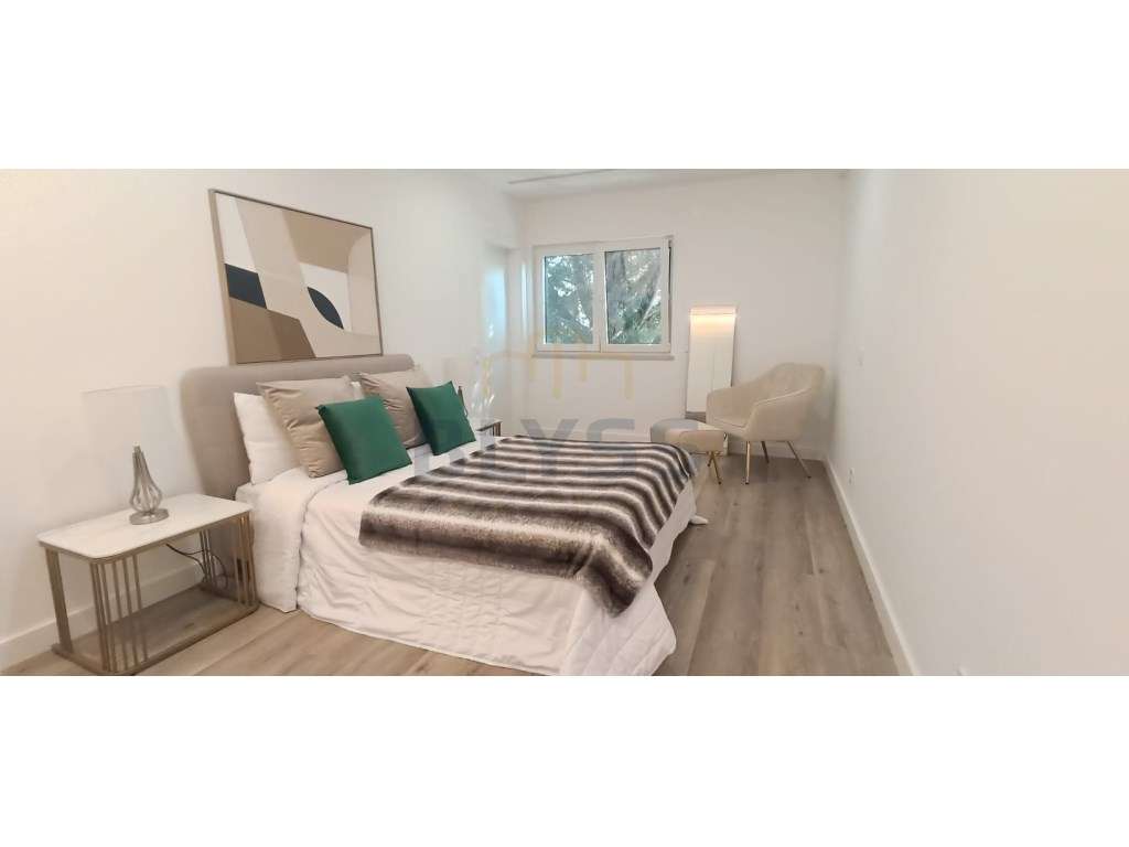 Apartamento T3 Em Remodelação Total, Benfica *Oferta da escritura-9