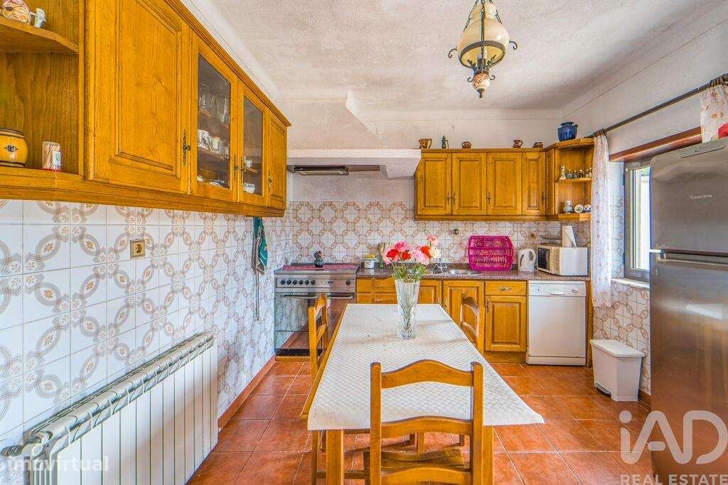 Casa / Villa T6 em Alvarães de 318,00 m2 - Grande imagem: 3/22