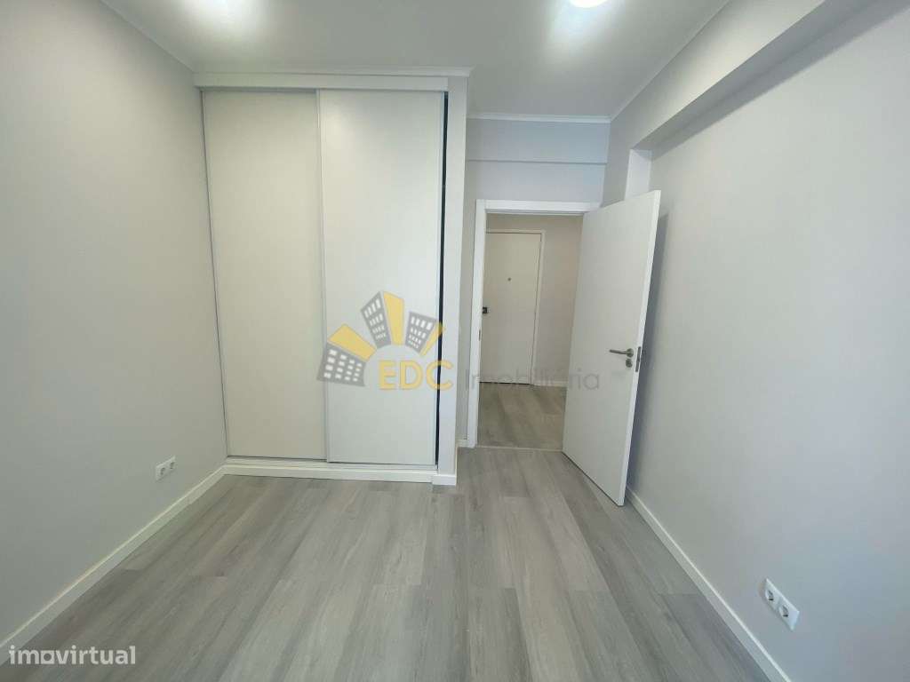 Apartamento T1 Remodelado em Zona Central da Amadora| Junto a Trans...-7