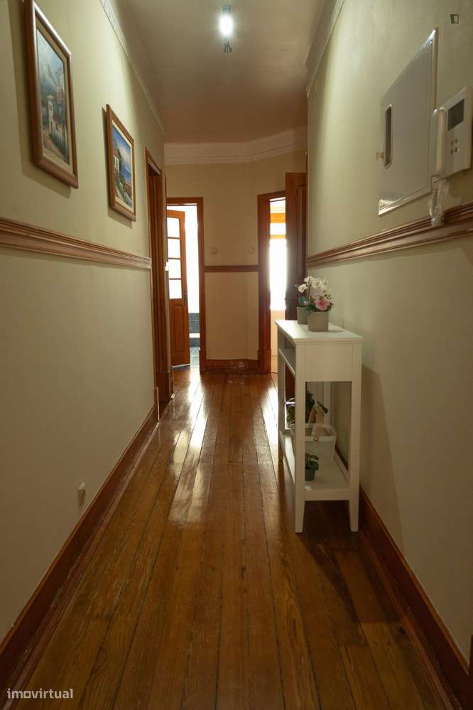 Quarto - localizado em Marquês de Pombal Lisbon - Grande imagem: 2/8