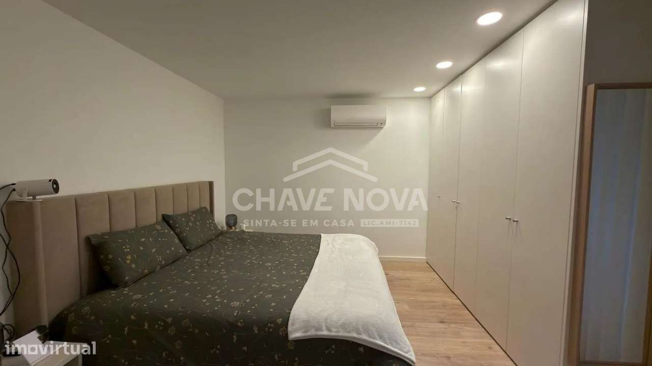 Apartamento T1+1 Como Novo c/ Lugar de Garagem em Santa Marinha (VL8)-20