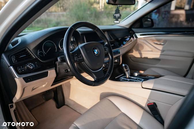 BMW Seria 5 528i xDrive Luxury Line - 20