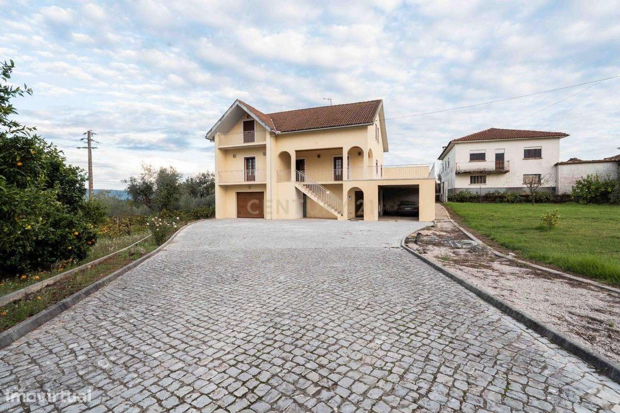 Vende-se Moradia T4 na Póvoa da Abraveia – Vila Nova de Poiares-26