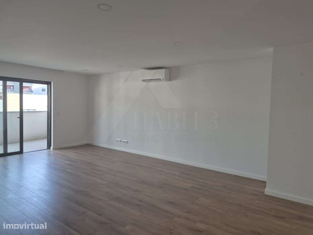 Apartamento T2 com Elevador-2