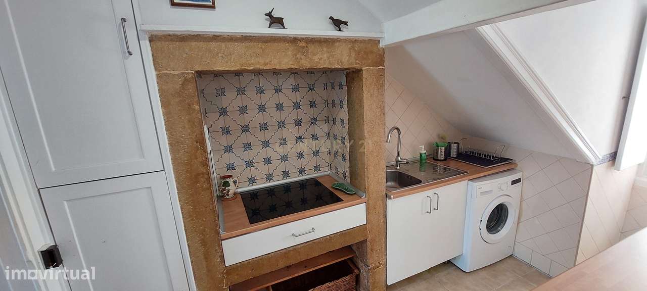 Apartamento T2 à venda na Rua da Mouraria-22