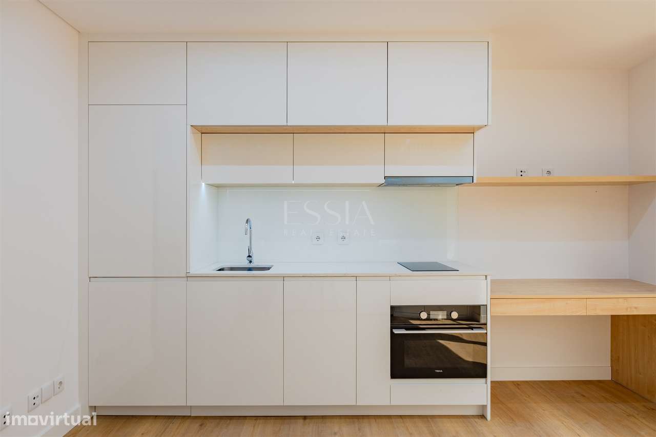 TO com Varanda Centro Porto | T0 Novo Faria Guimarães | City On-5