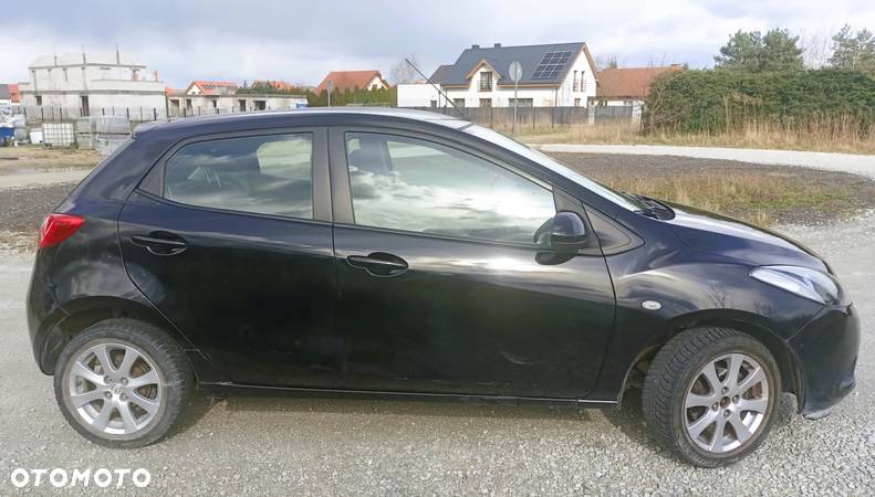 Mazda 2 - 6