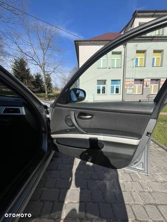 BMW Seria 3 320d DPF Touring - 19