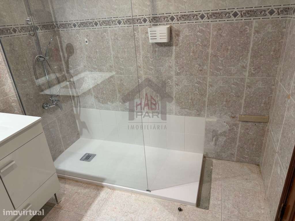 Excelente T2+1 Na Urbanização do Brejo-14