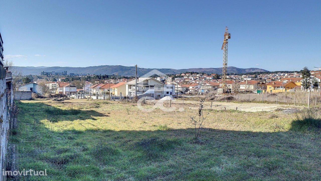 Excelente terreno para construção de 13.800 m2. No centro da cidade. I