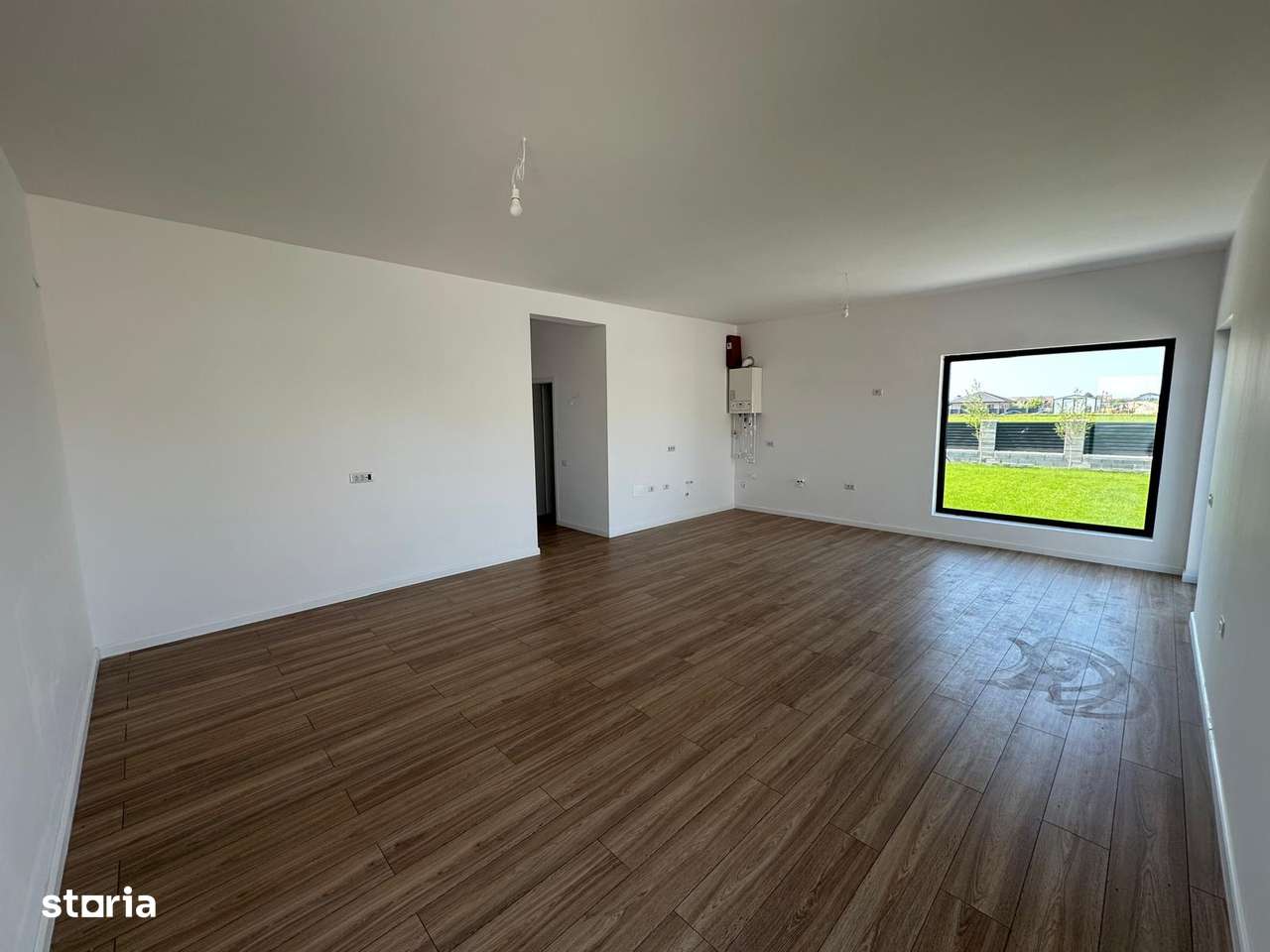 Casa cu teren 520 mp, incalzire in pardoseala si tripan in Domnesti-6