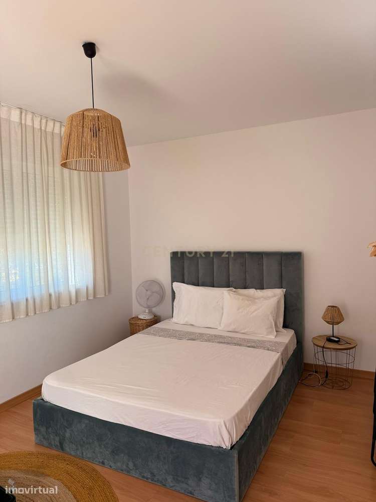 Magnifica T3 com Piscina no Corval-7