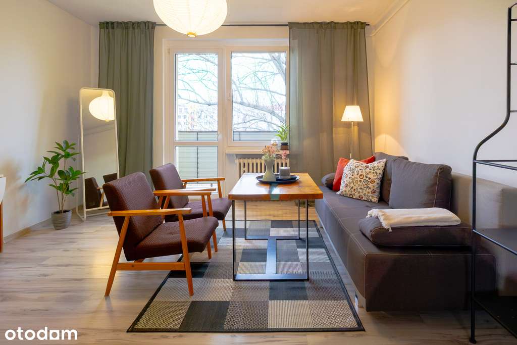 kawalerka z oddzielną kuchnią/Krzyki/Huby/balkon-2