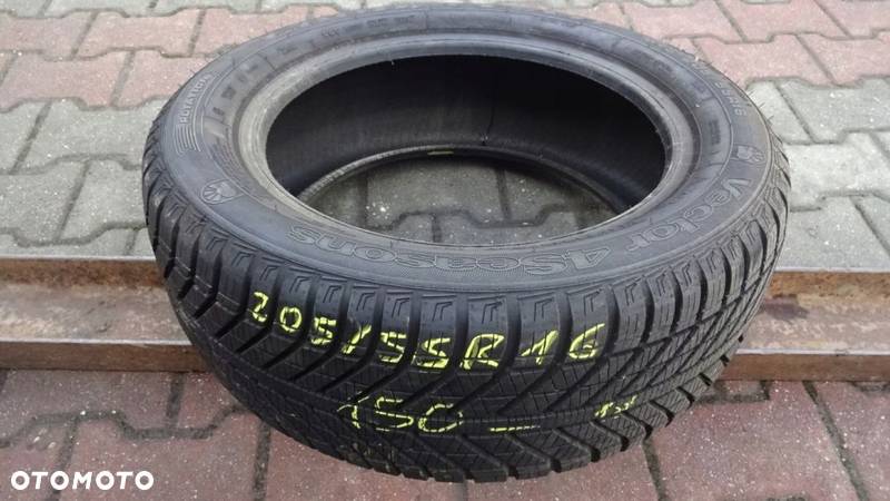 Opona całoroczna 205/55R16 Goodyear Vector4Seasons - 12