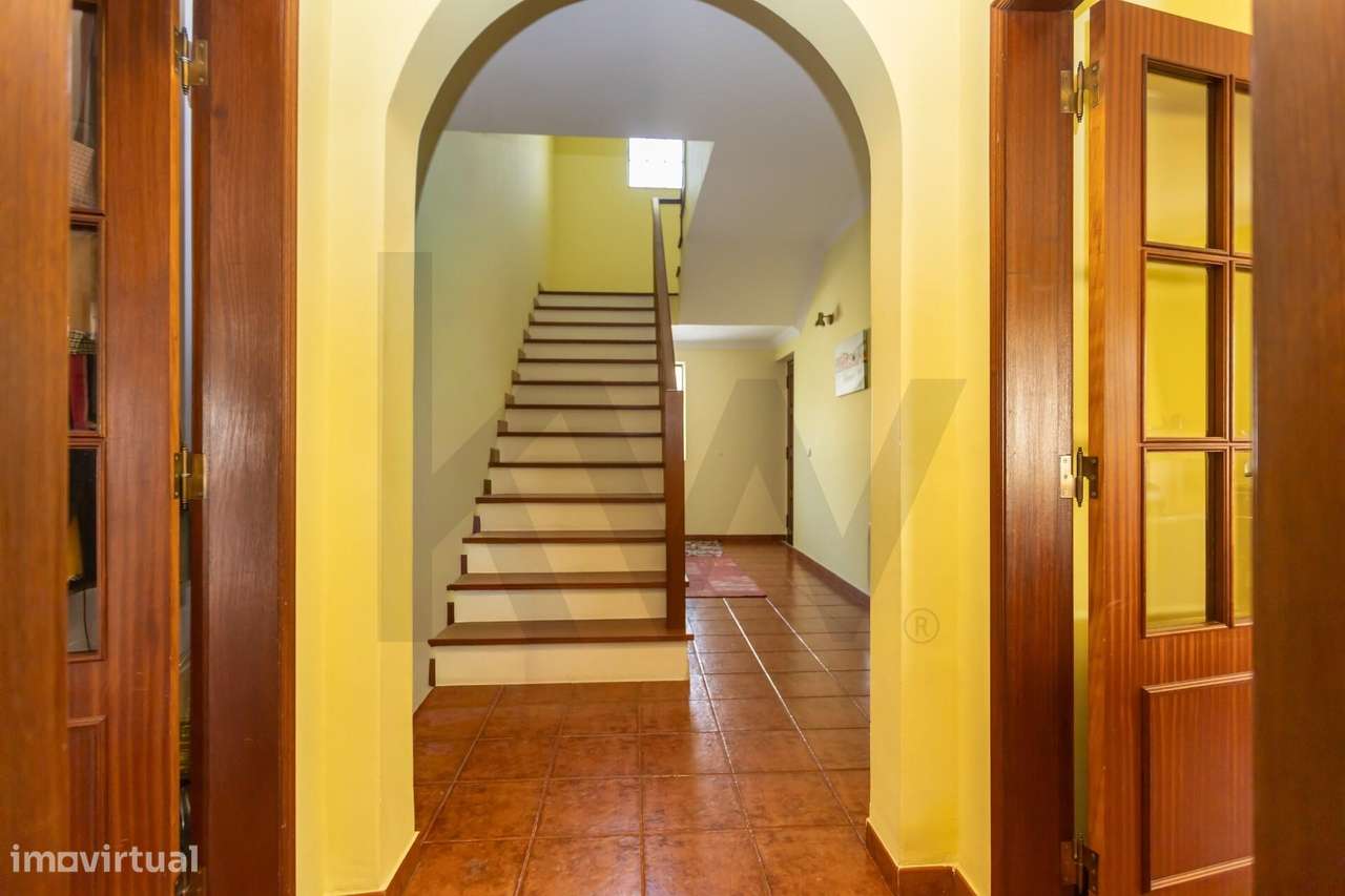 Moradia T4 na Moita – Zona do Palheirão | Excelente Exposição Solar-12