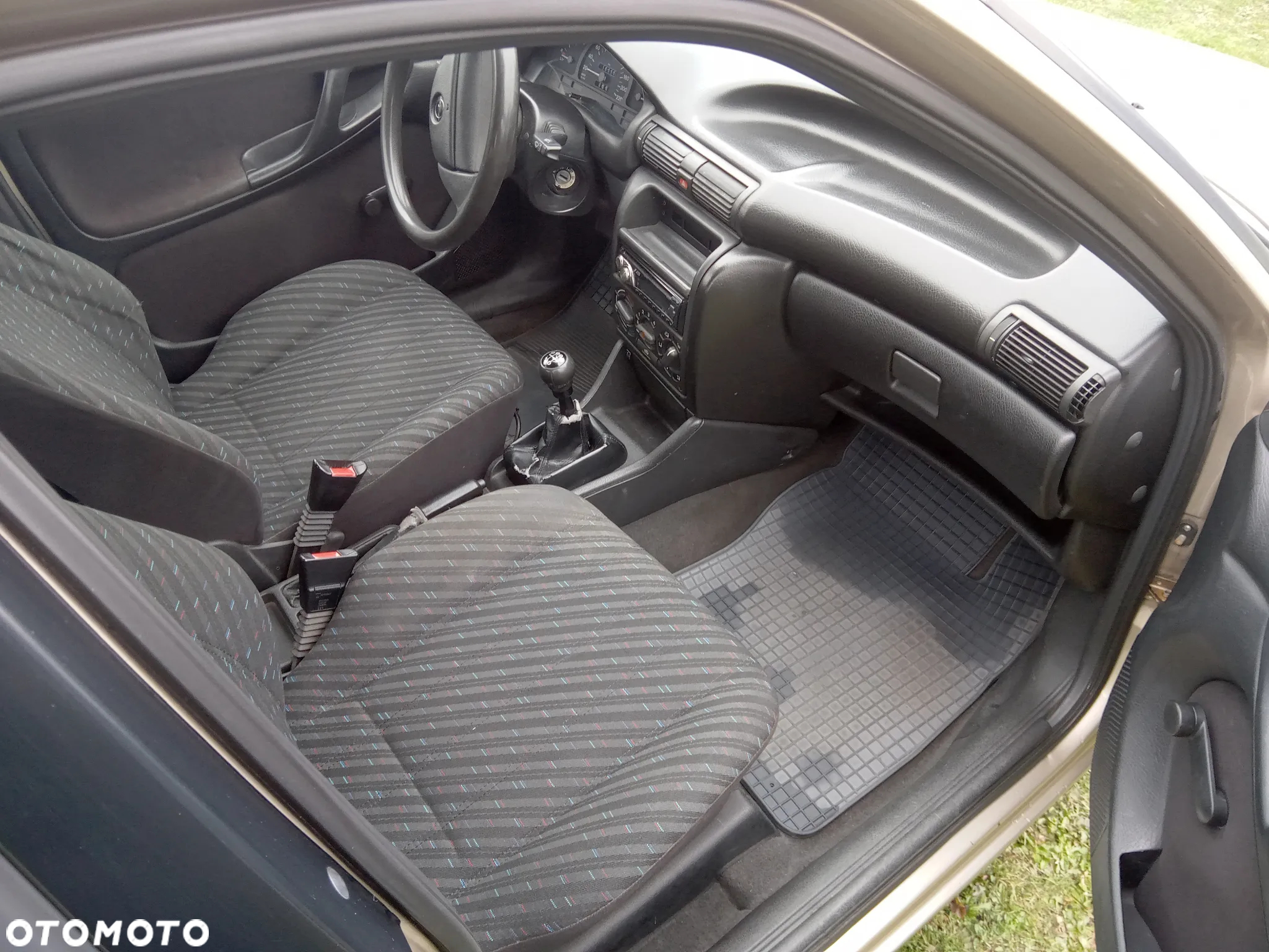 Opel Astra 1.4 Base - 13