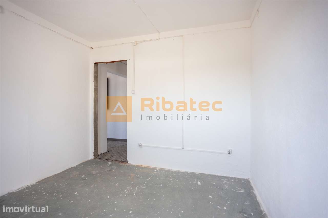 Moradia T2 na Fajarda com 1600 m2 de terreno - Grande imagem: 5/15