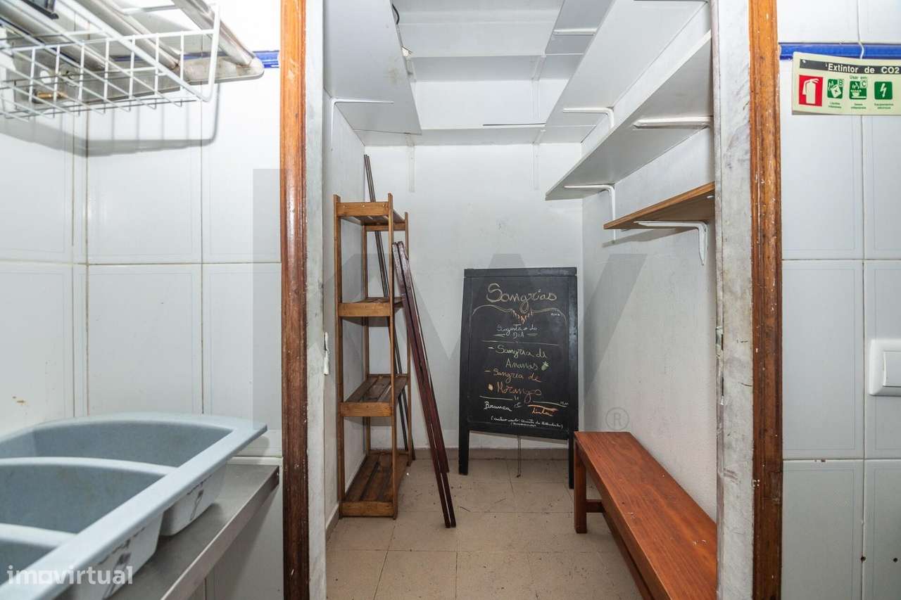 Loja - Snack Bar com esplanada para venda em Portimão-9