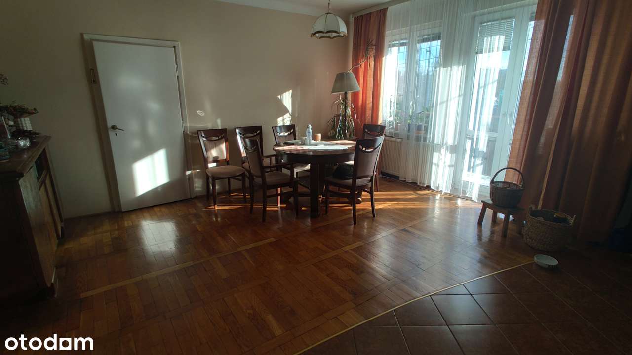 Piętrowy dom dwurodzinny z ogrodem i garażami, Al. Krakowska, Warszawa - Pełny obrazek: 1/10