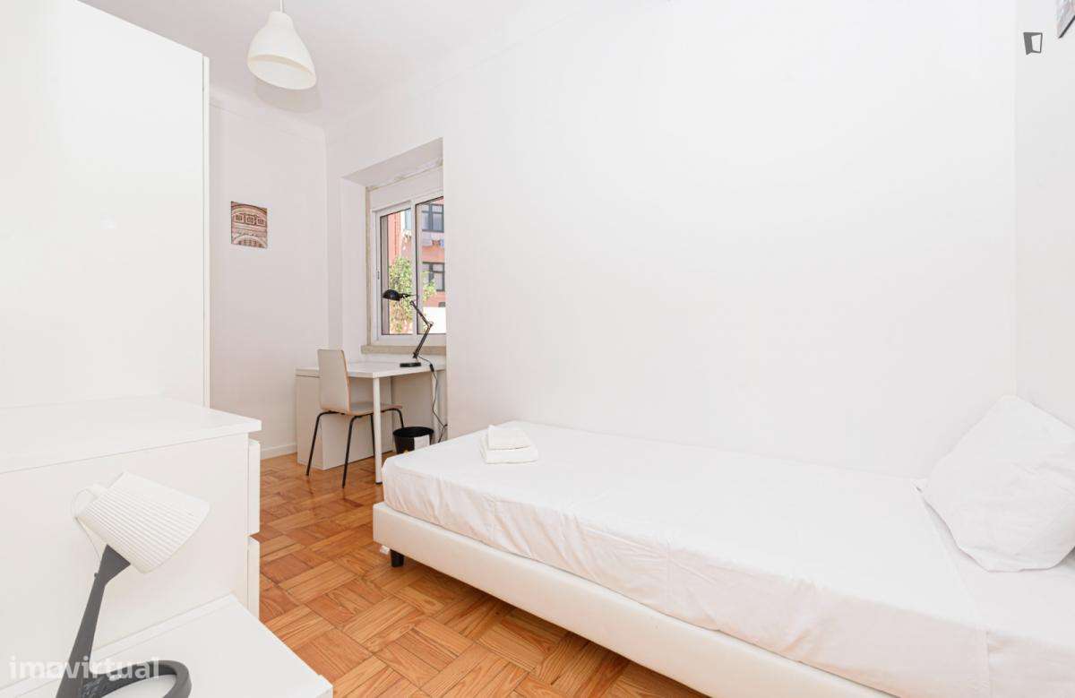 Quarto - localizado em Sete Rios Lisbon - Grande imagem: 3/7