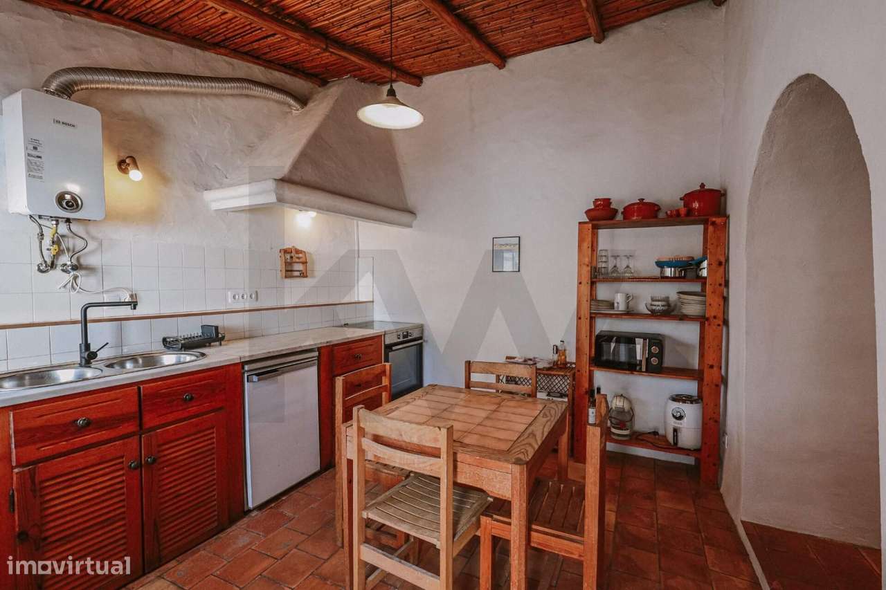 MORADIA  ESPAÇO EXTERIOR  E ZONA DE ESTACIONAMENTO PRIVATIVO-6