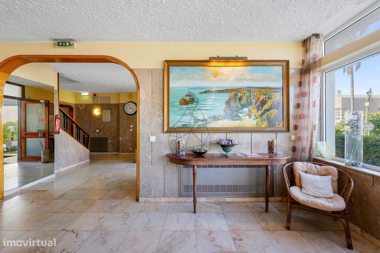 Apartamento T1  com Garagem e Piscina  no Coração da Praia da Rocha-44