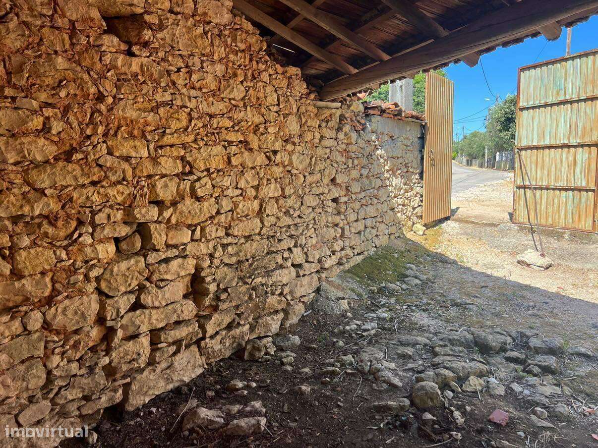 Casa em Pedra - CH3172/26-8