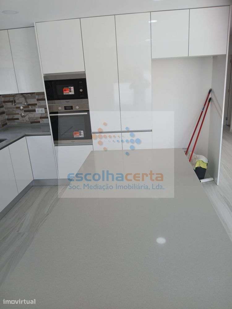 MORADIA TÉRREA T4 ISOLADA EM CONSTRUÇÃO - FERNÃO FERRO-25