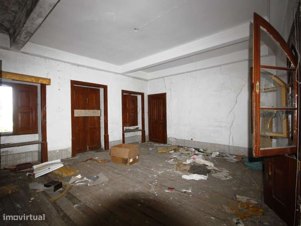 Prédio para reconstrução, Coimbra, Santa Clara junto ao Fórum - Grande imagem: 4/20