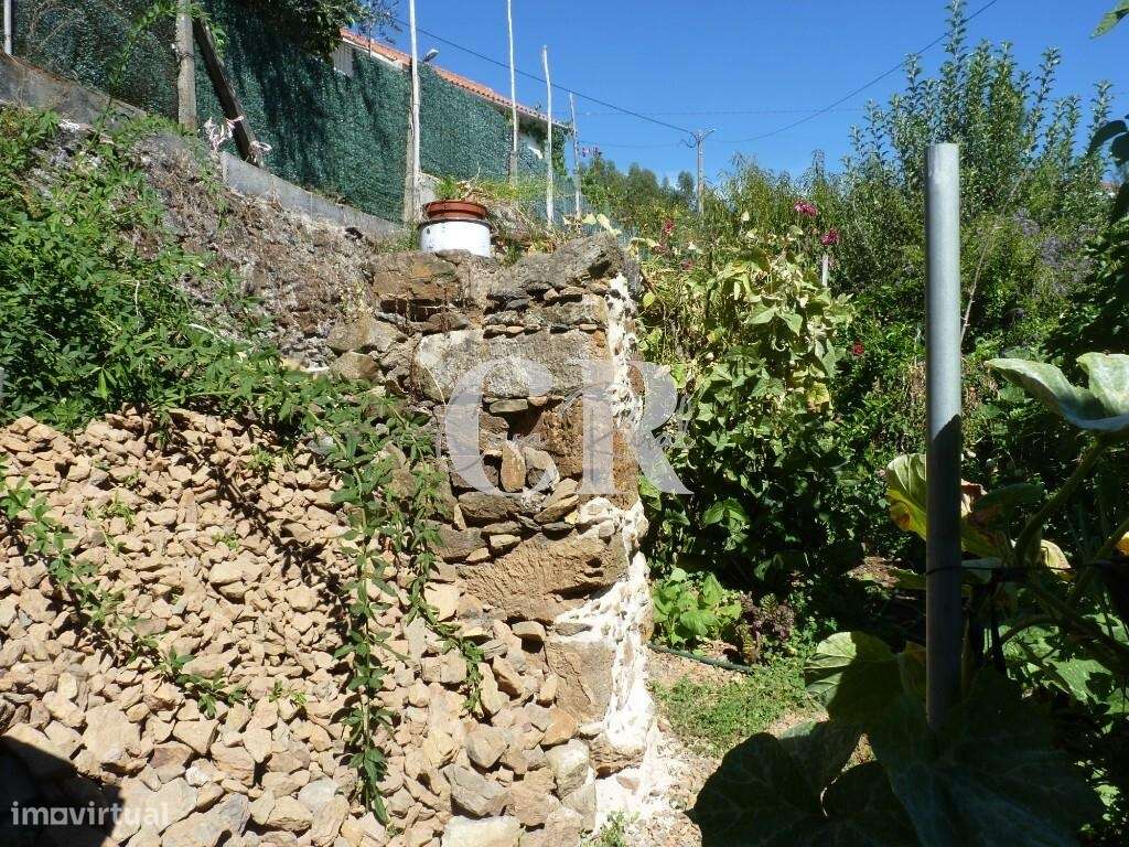 Duas casas habitáveis numa aldeia tradicional de montanha em Alvares,-53