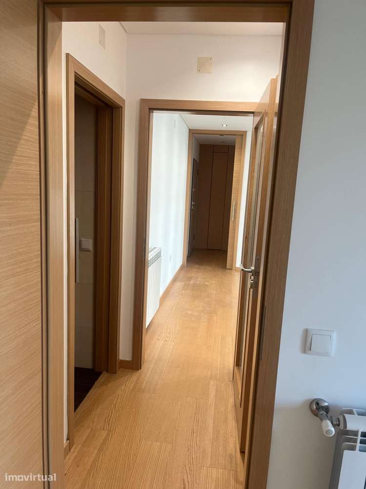 Arrenda-se T1 com garagem - Grande imagem: 5/9