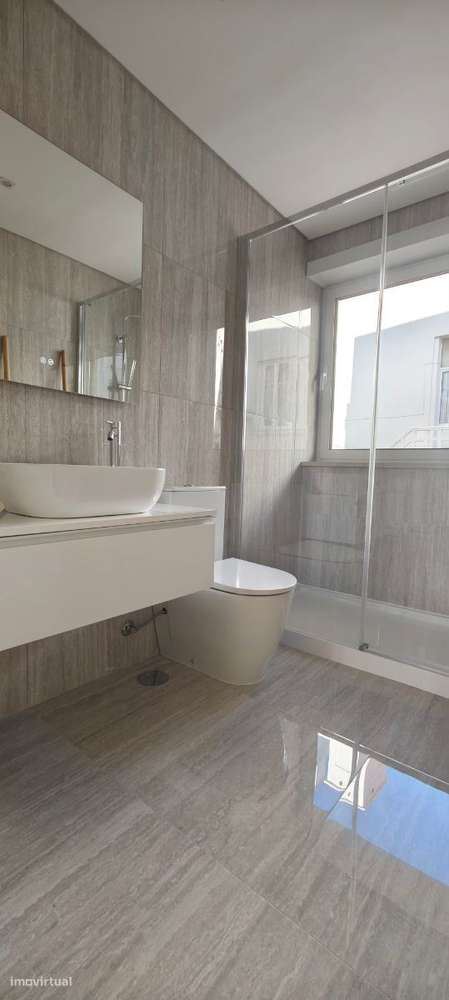 Apartamento T3 com  2 varandas e vistas de mar. A 1 minuto da praia-13
