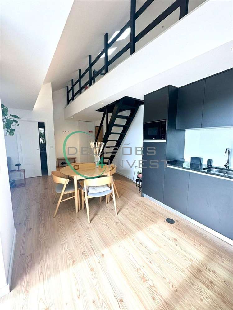 Apartamento T0 + T1 duplex com vista para a ria | Investimento junto à-9