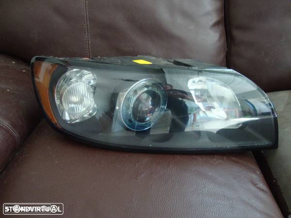 farol Xenon Volvo V40  + V60 lado direito - 1