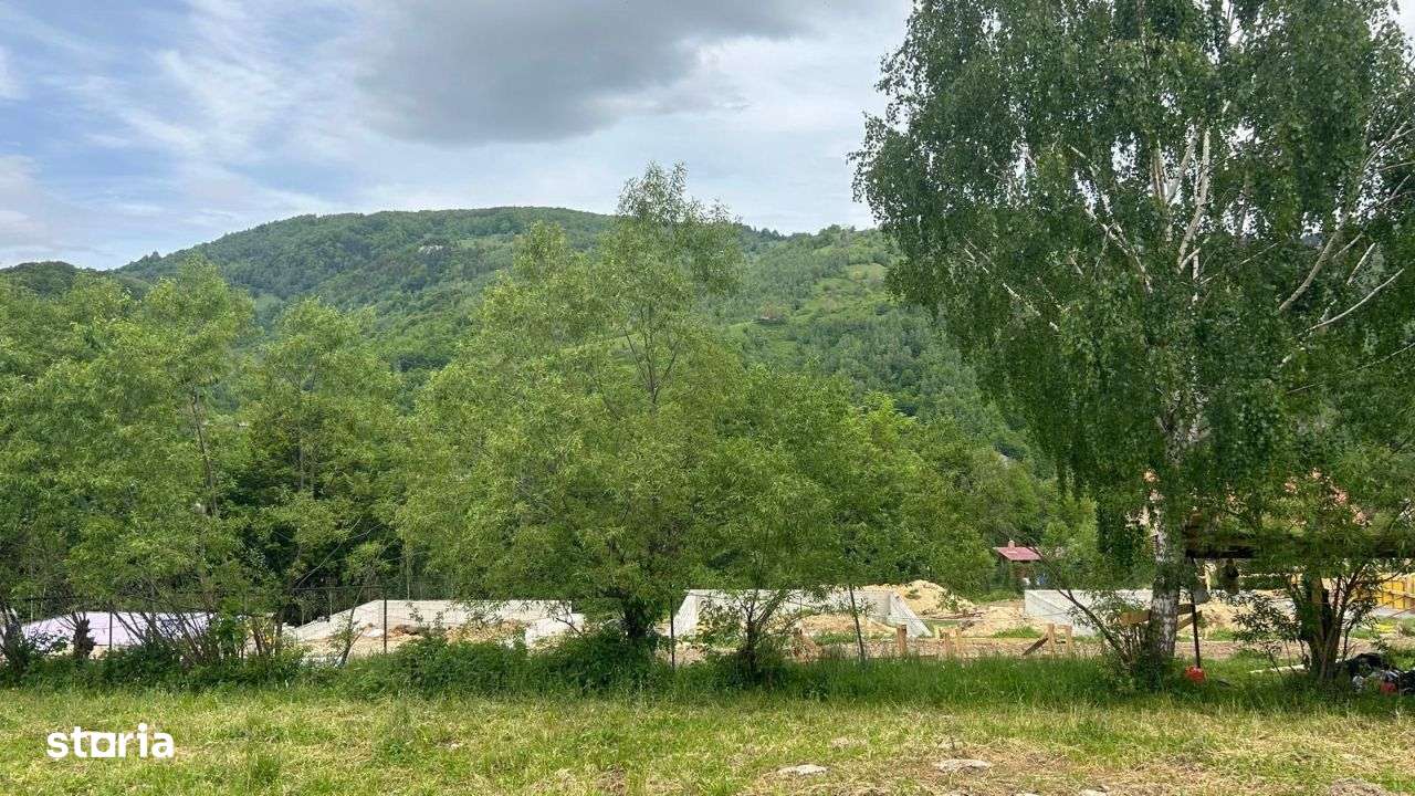 Teren Moieciu cu vedere catre Piatra Craiului - Imagine principală: 2/7