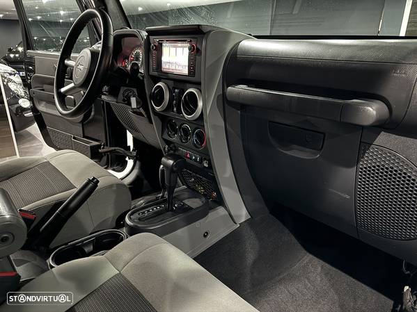 Jeep Wrangler Unlimited  2.8 CRD ATX Sahara Limited - 26