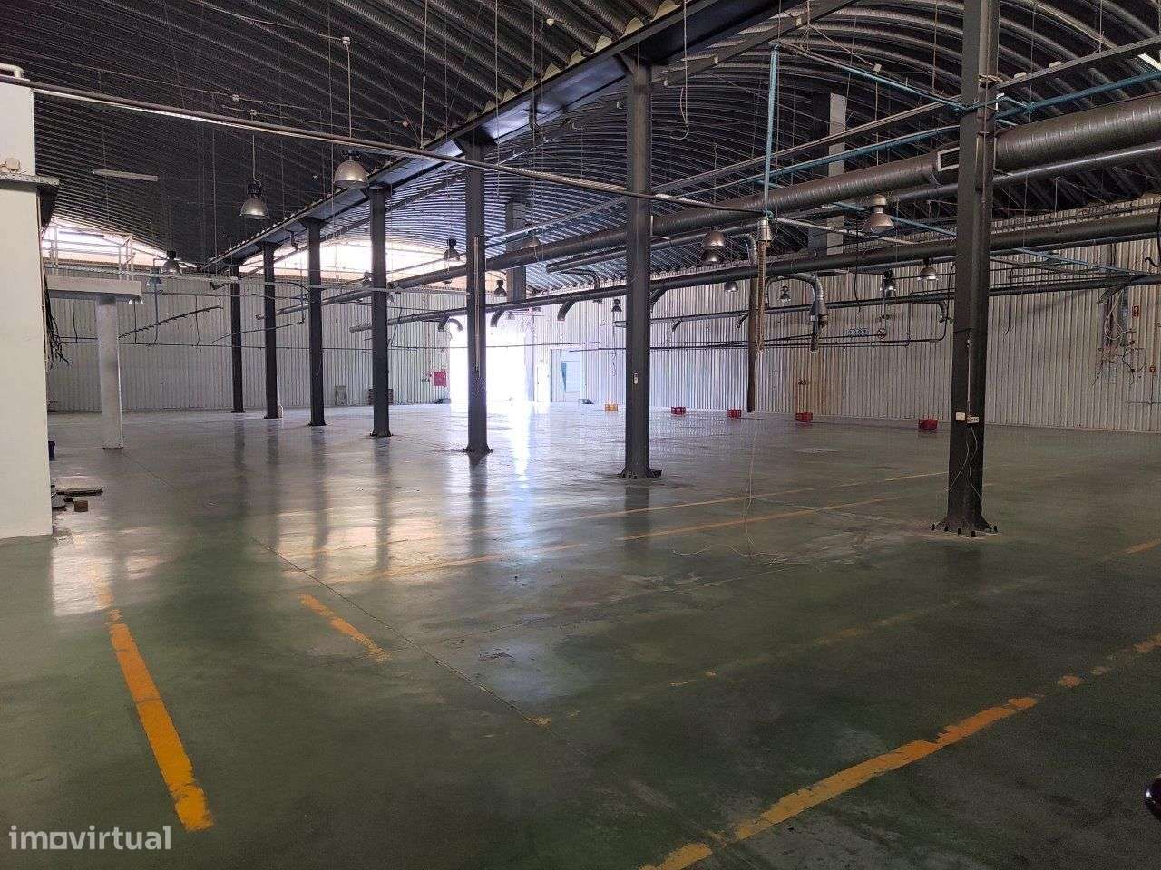 Armazém/fábrica com licenciamento industrial em Castelo de Paiva-7